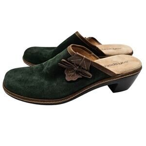 SoftSpots Womens 9M Green Suede, Brown Trim Cushioned Slip on Wedge Heel Mules